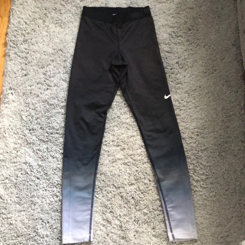 Nike pro hyperwarm leggings